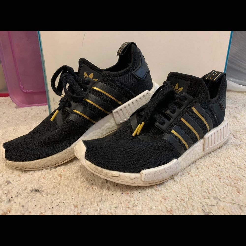 Size 9 Adidas NMD_R1 PRIMEBLUE shoes